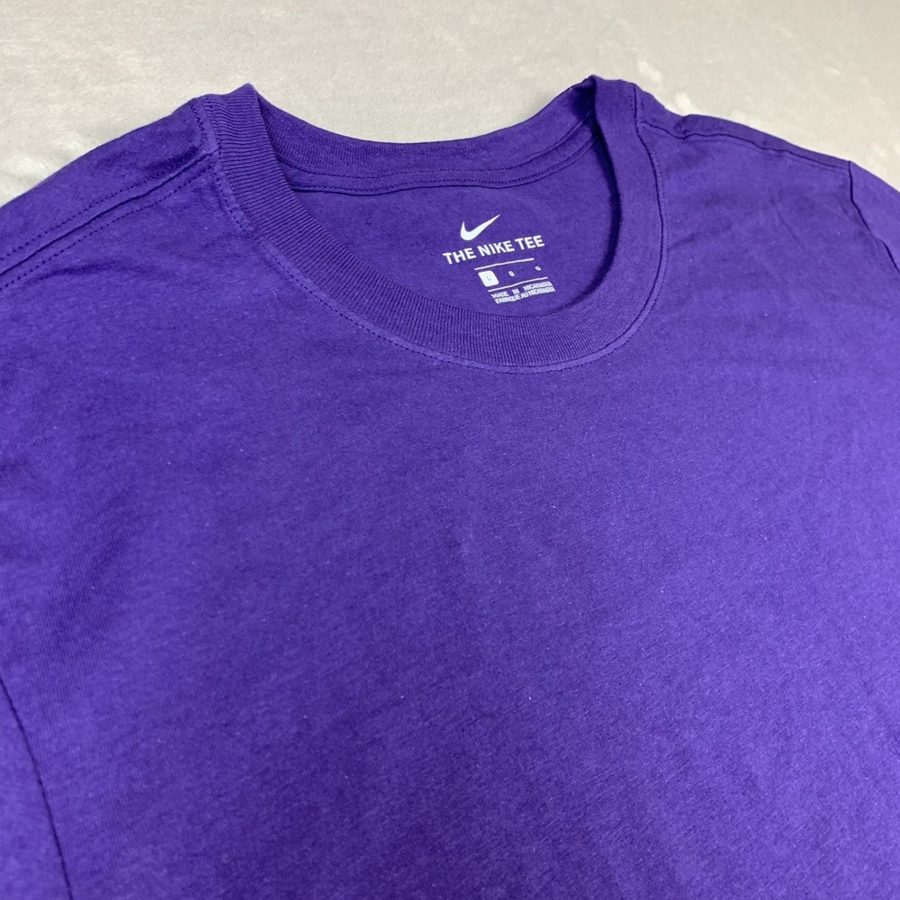 New The Nike Tee Shirt Mens Large Purple Training Short Sleeve